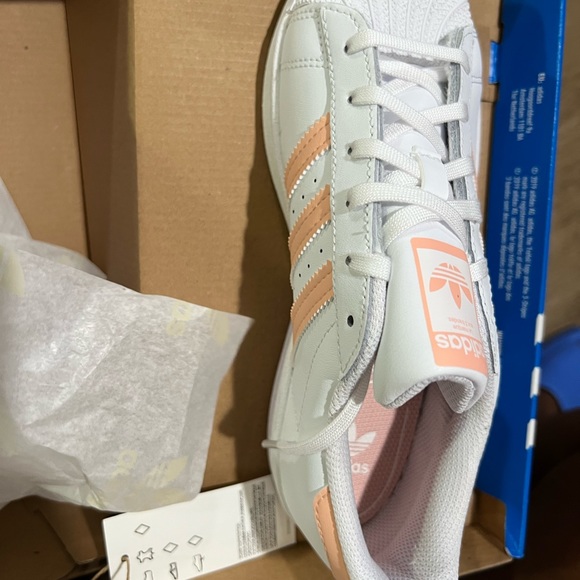Adidas girls sneakers size 3 brand new. White and peach. - Picture 5 of 13